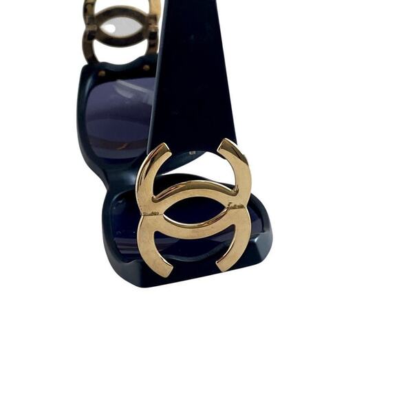 Authentic Chanel CC Logo Black Sunglasses with Case - Picture 10 of 11